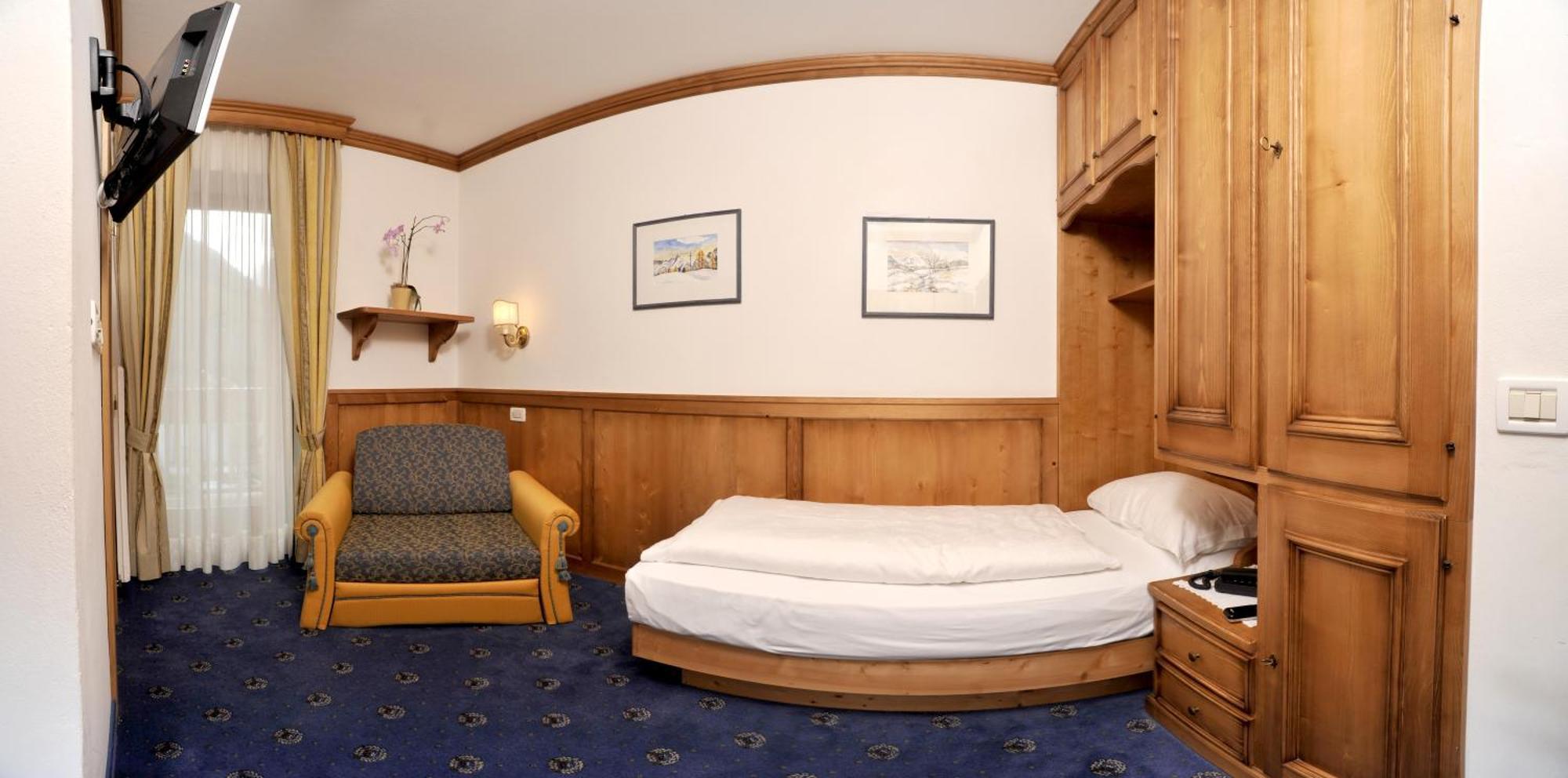 Hotel Europa Dolomites เซลวาดีวัลการ์เดนา ภายนอก รูปภาพ