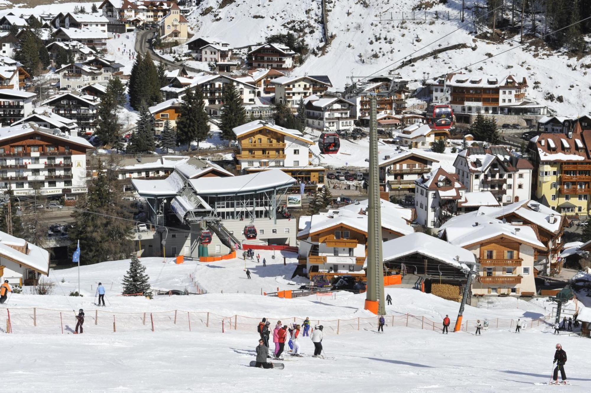 Hotel Europa Dolomites เซลวาดีวัลการ์เดนา ภายนอก รูปภาพ