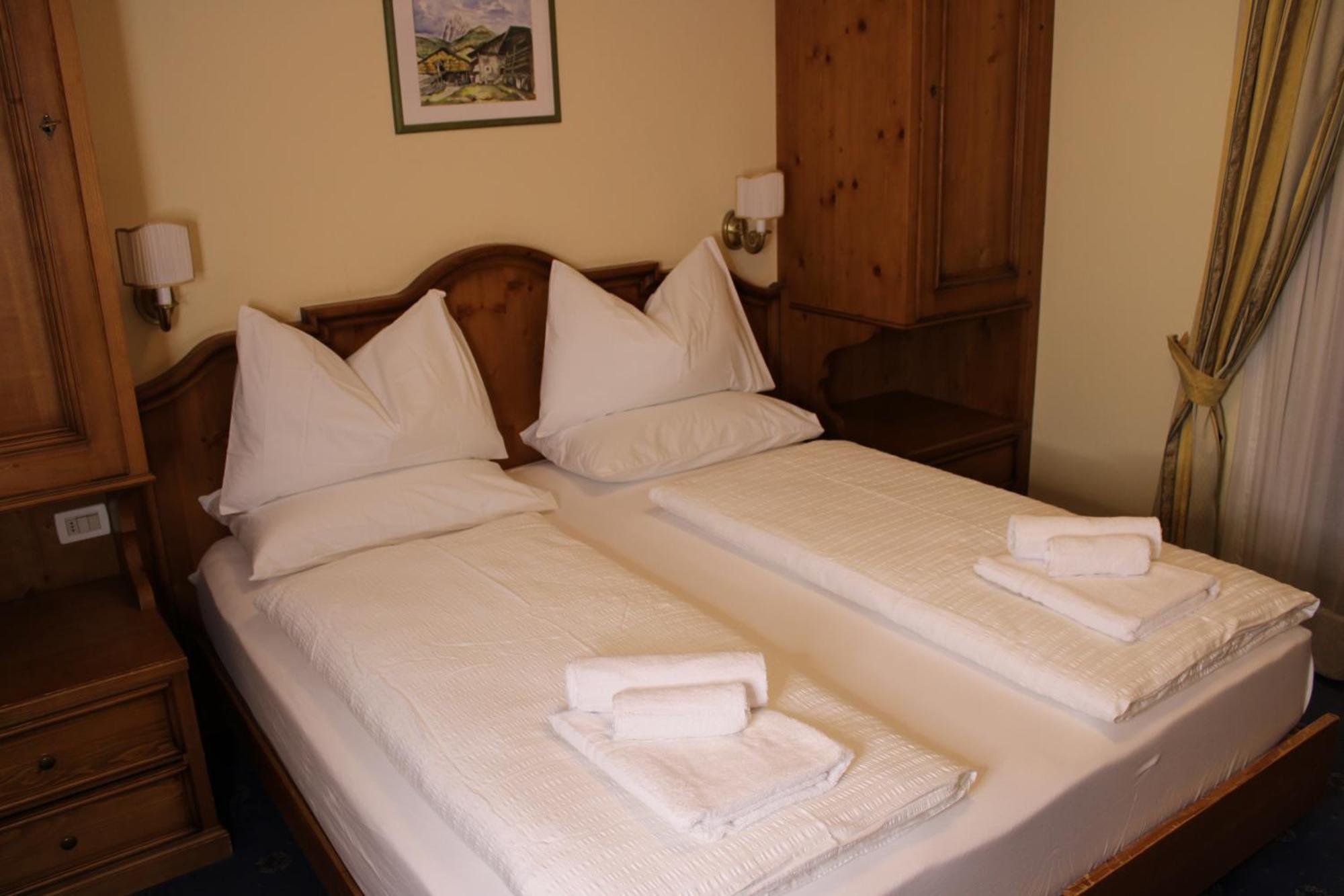 Hotel Europa Dolomites เซลวาดีวัลการ์เดนา ภายนอก รูปภาพ