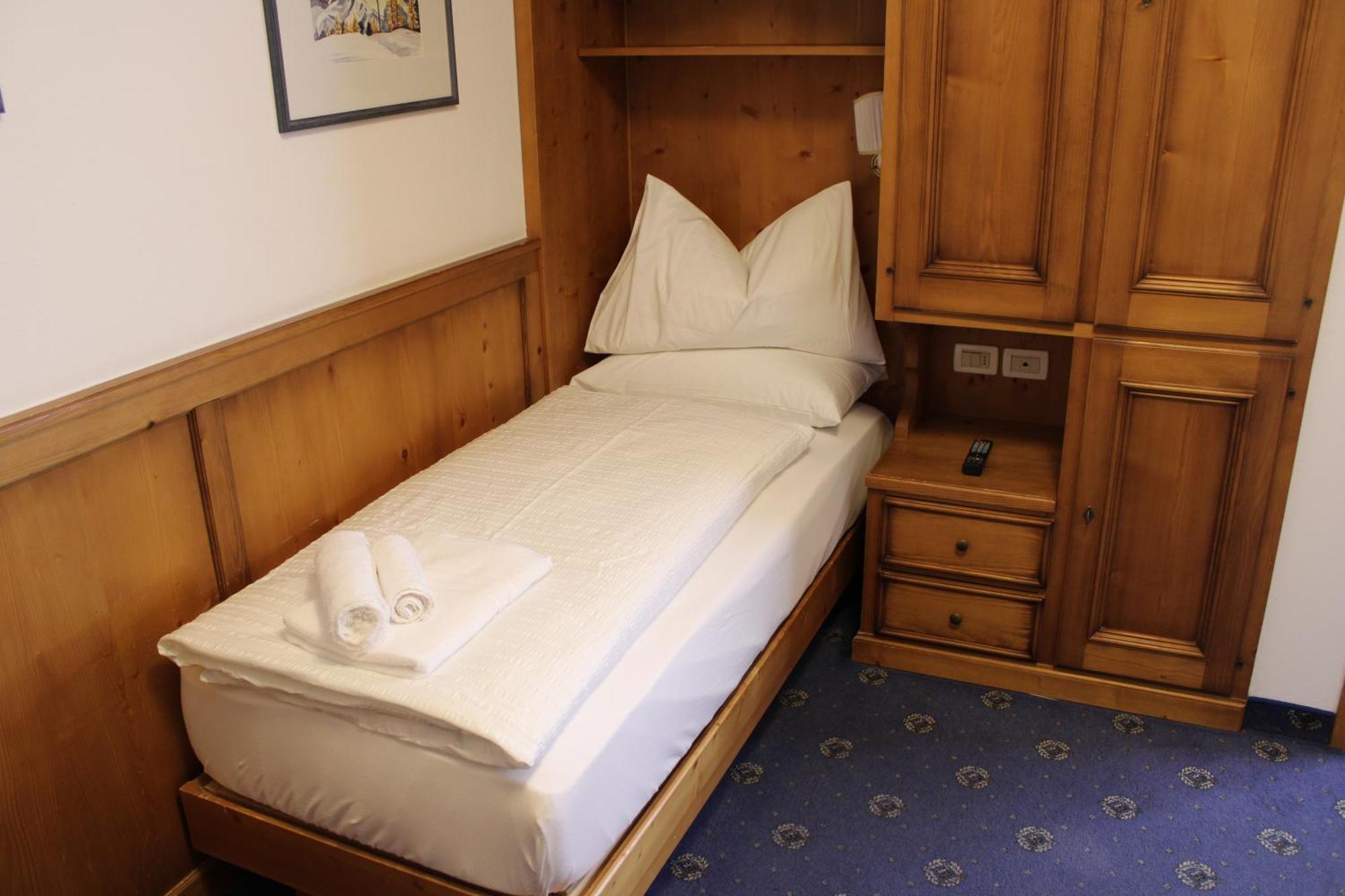 Hotel Europa Dolomites เซลวาดีวัลการ์เดนา ภายนอก รูปภาพ